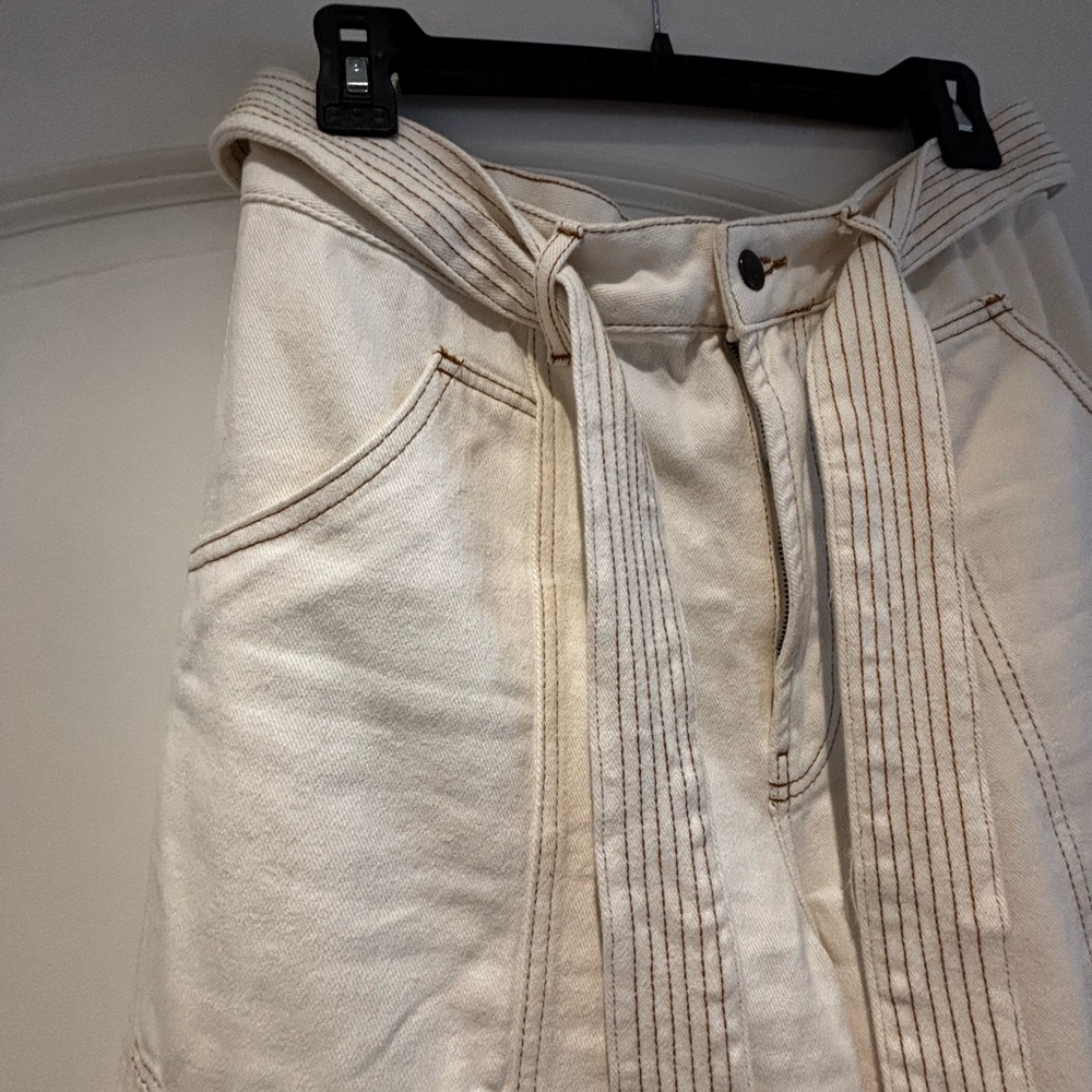 Farm Rio
Belted Wide-Leg Twill Pants - Picture 8 of 14